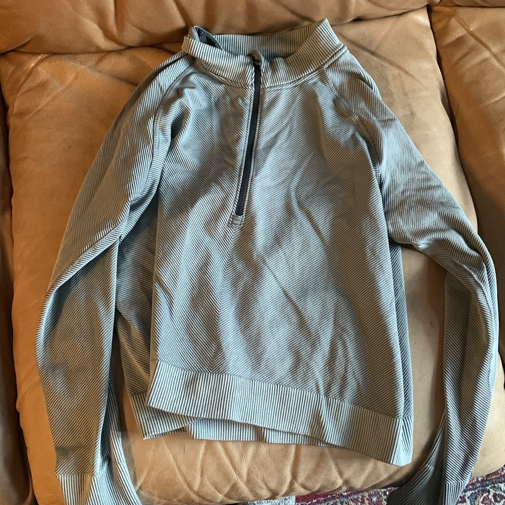 Lululemon top